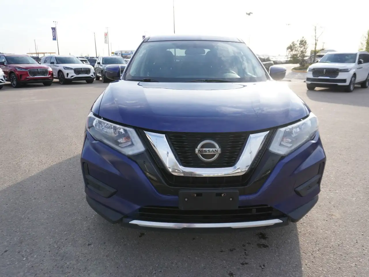 Nissan Rogue снимка Nissan Rogue