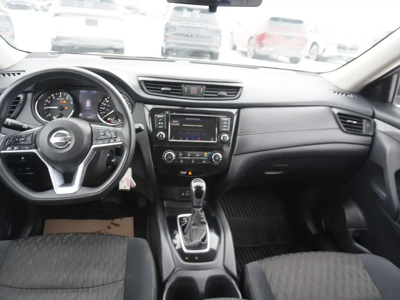 Nissan Rogue снимка Nissan Rogue