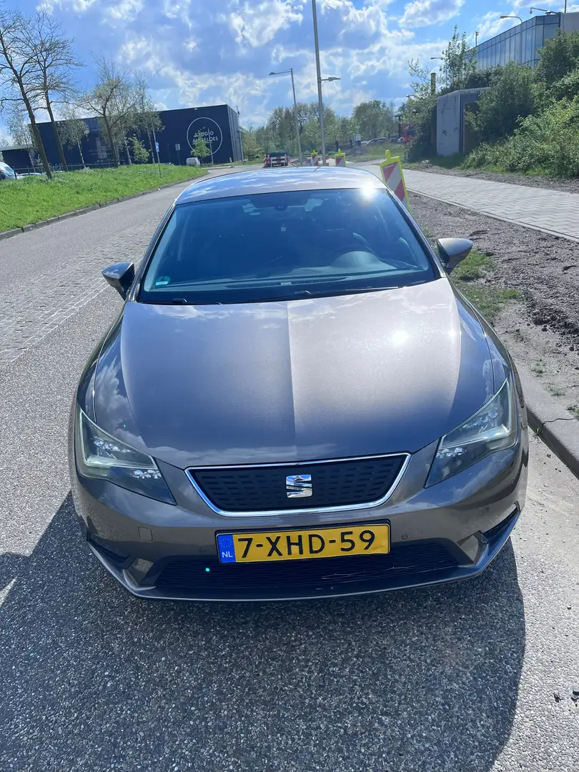 SEAT Leon Leon 1.6 TDI Lim. Edition III Grijs - 2