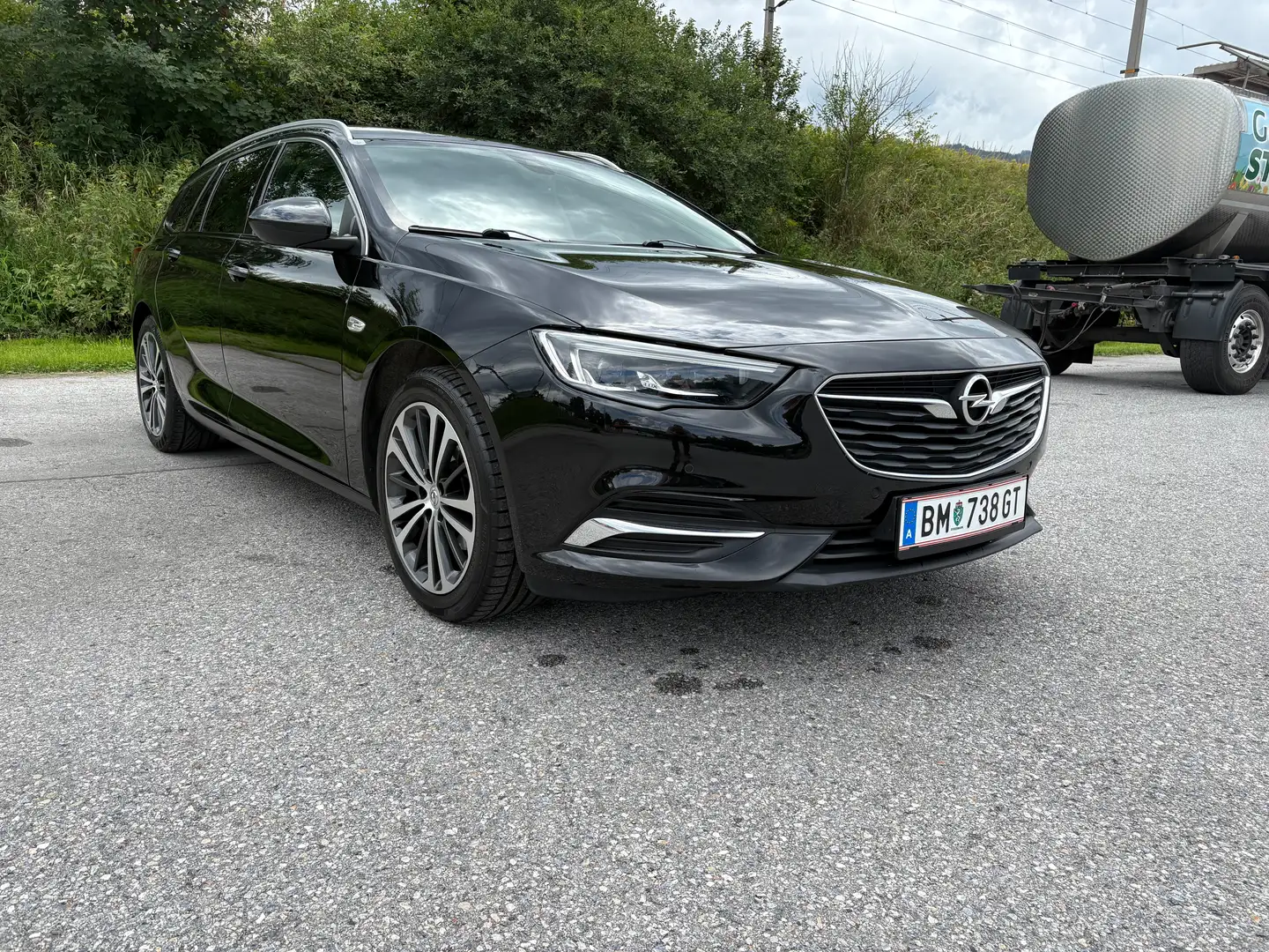 Opel Insignia Insignia ST 1,6 CDTI BlueInjection Edition St./St. Edition Schwarz - 2