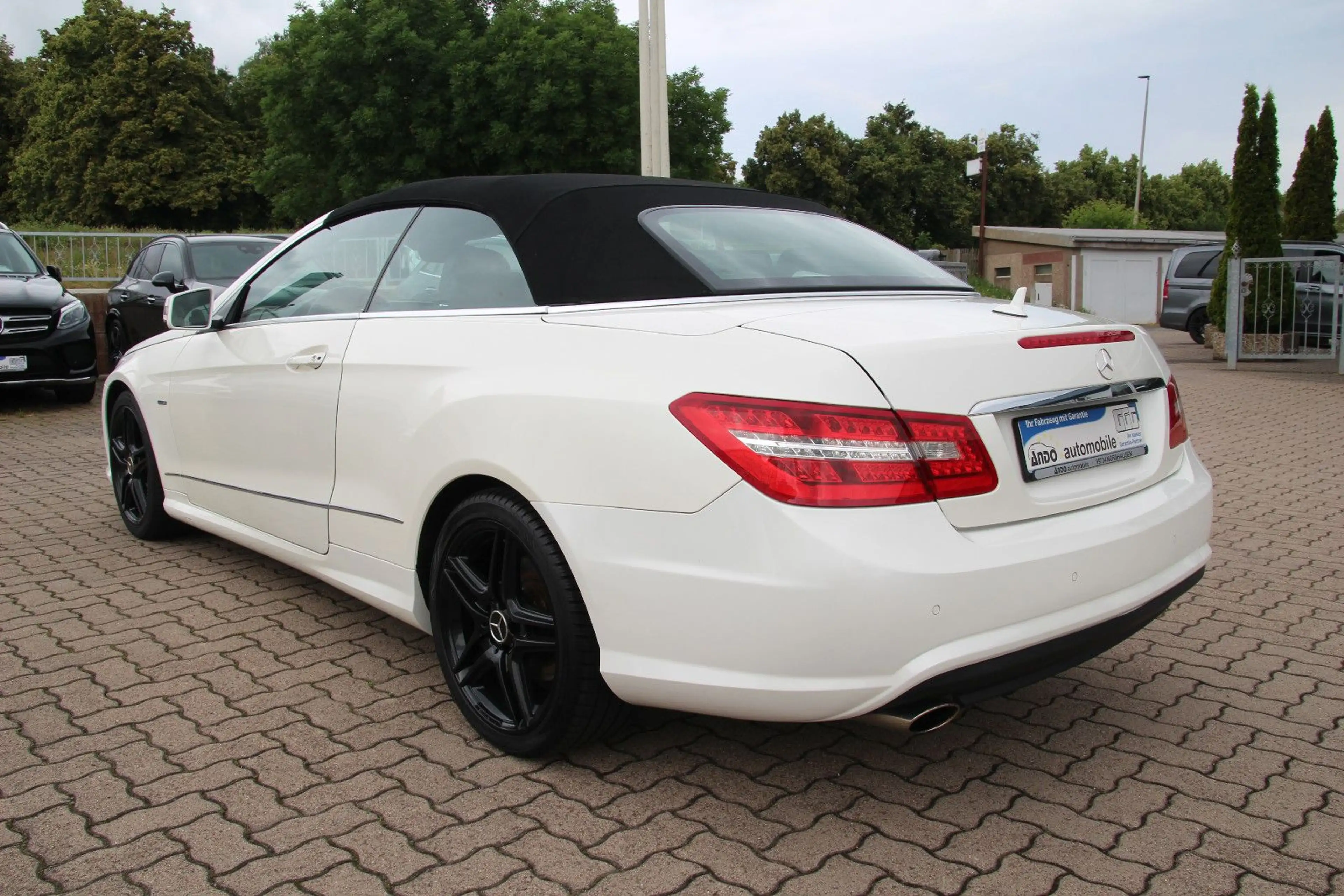 Mercedes-Benz E 250 Cabrio AMG-Line Leder/Xenon/Navi/Airscarf — photo 4