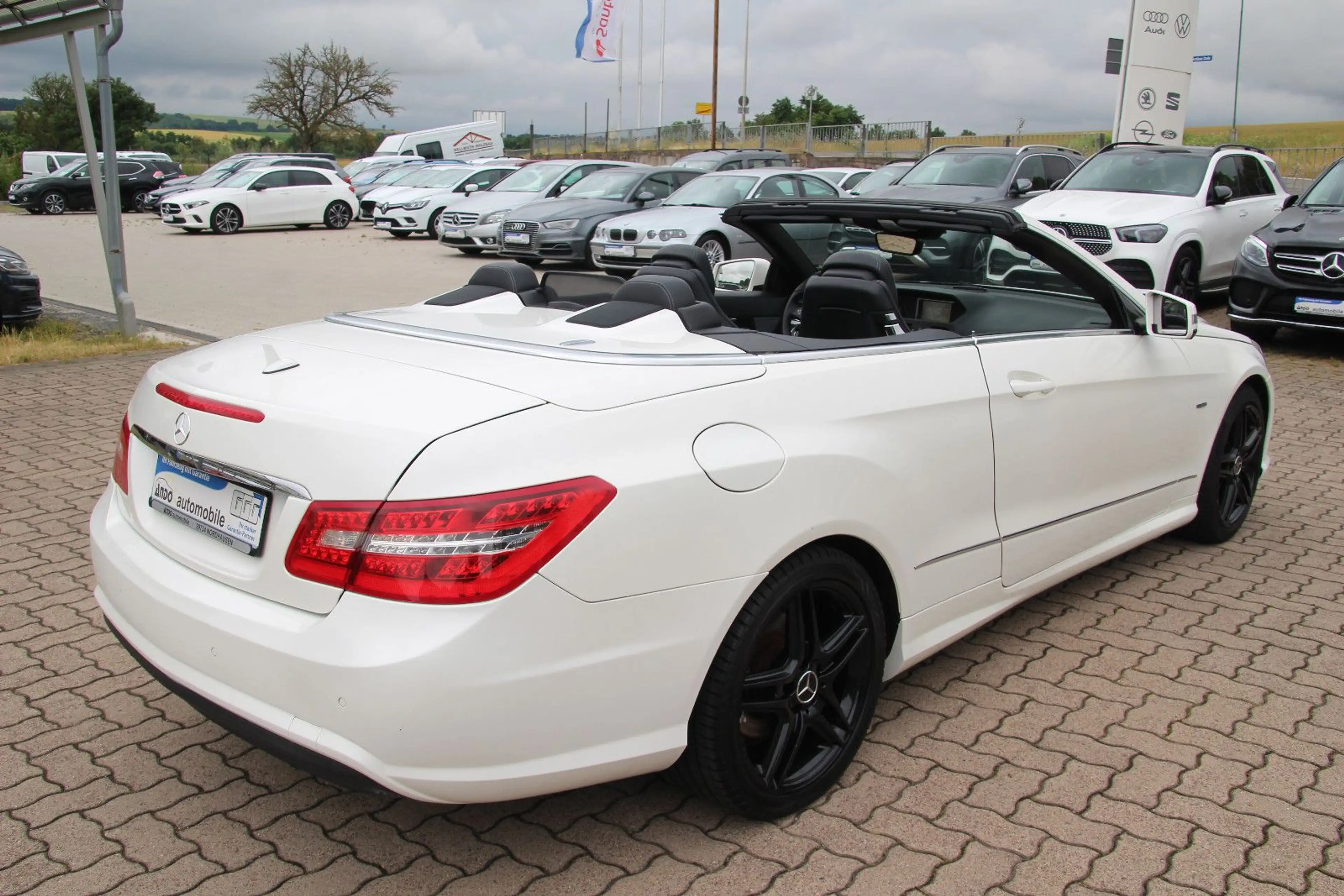 Mercedes-Benz E 250 Cabrio AMG-Line Leder/Xenon/Navi/Airscarf — photo 12