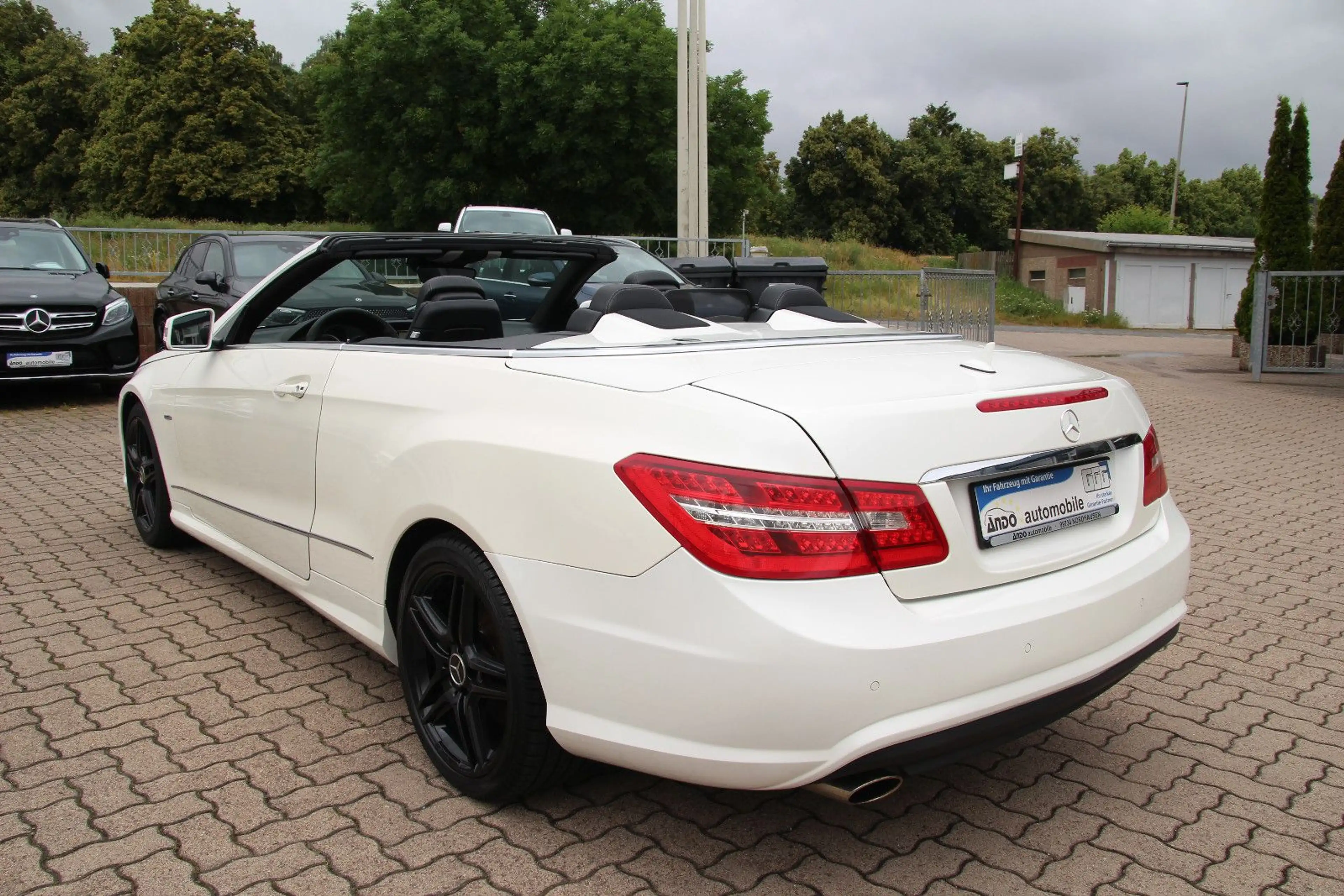 Mercedes-Benz E 250 Cabrio AMG-Line Leder/Xenon/Navi/Airscarf — photo 11