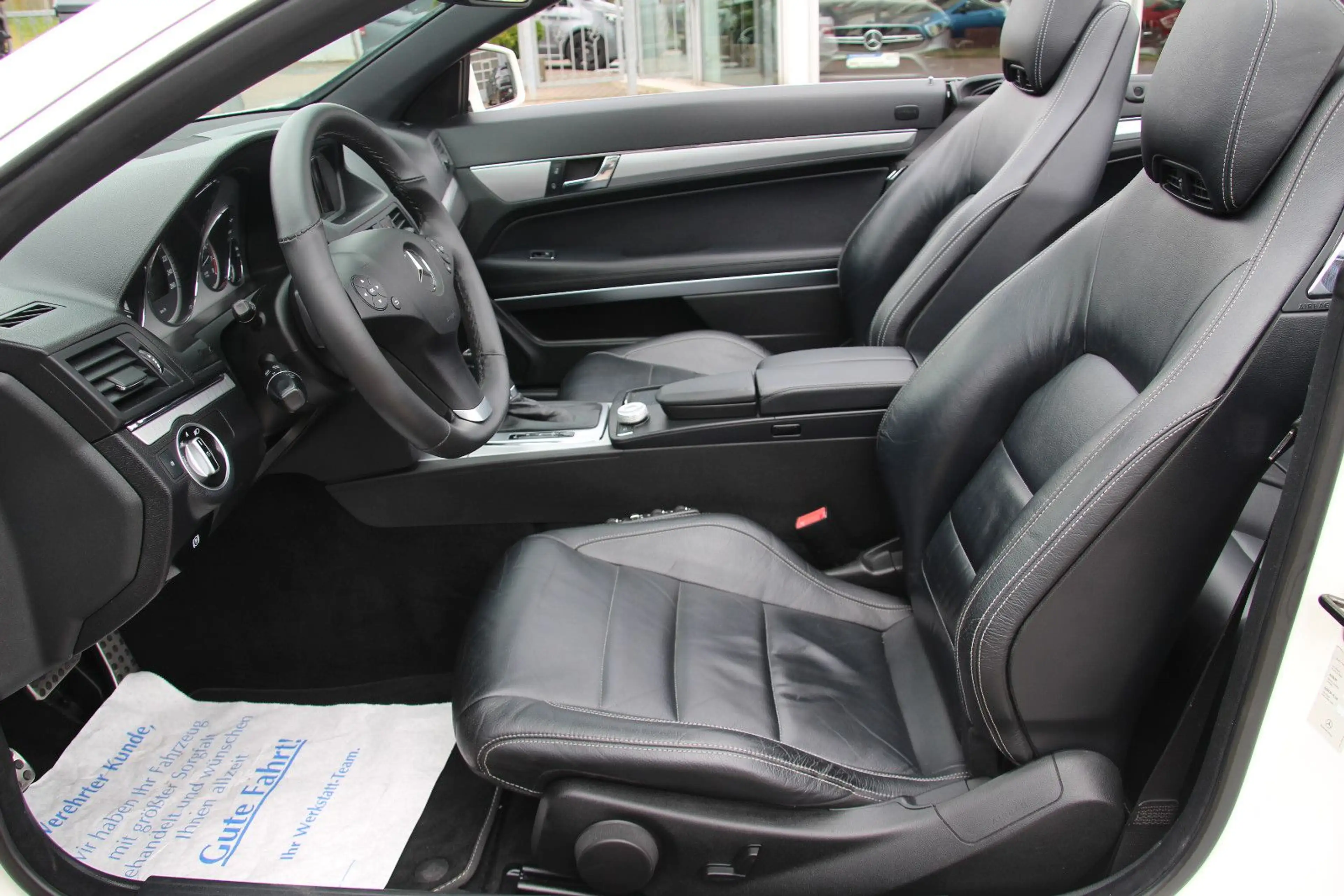 Mercedes-Benz E 250 Cabrio AMG-Line Leder/Xenon/Navi/Airscarf — photo 15