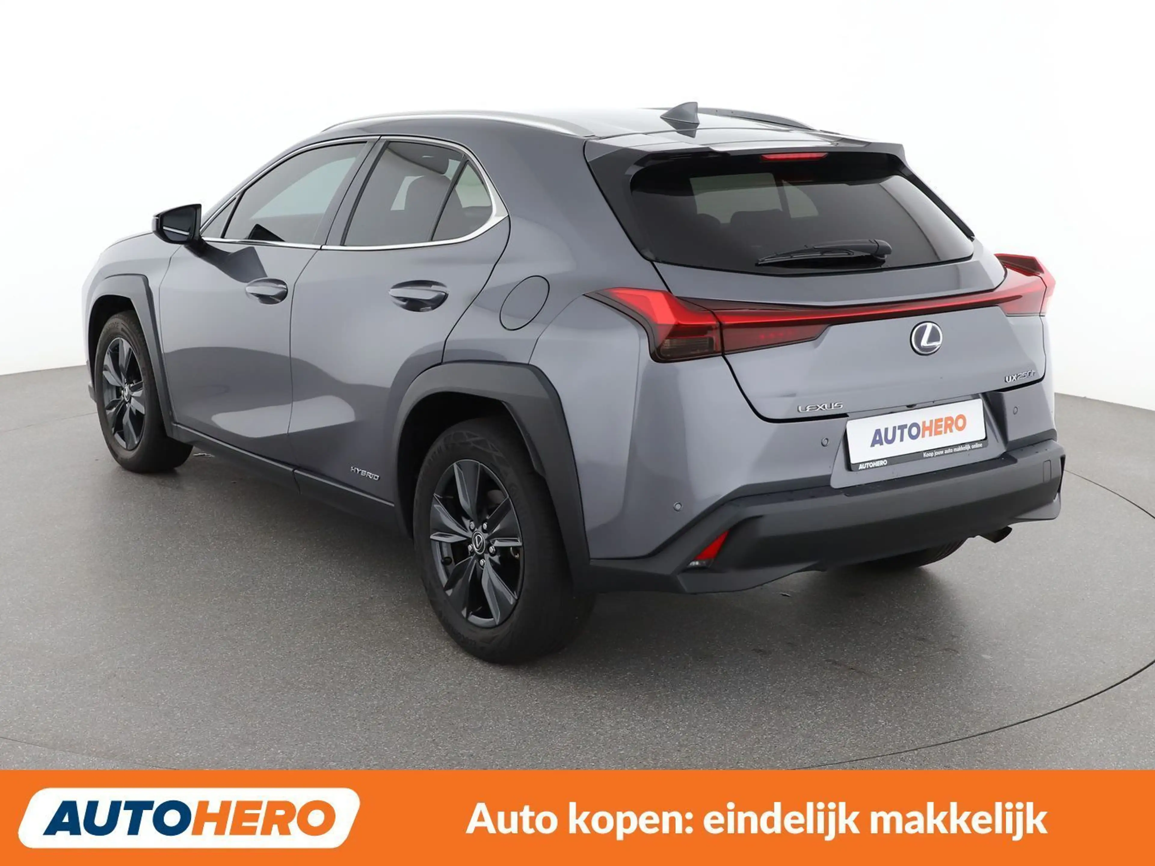 Lexus UX 250h UX 250h Luxe — photo 4