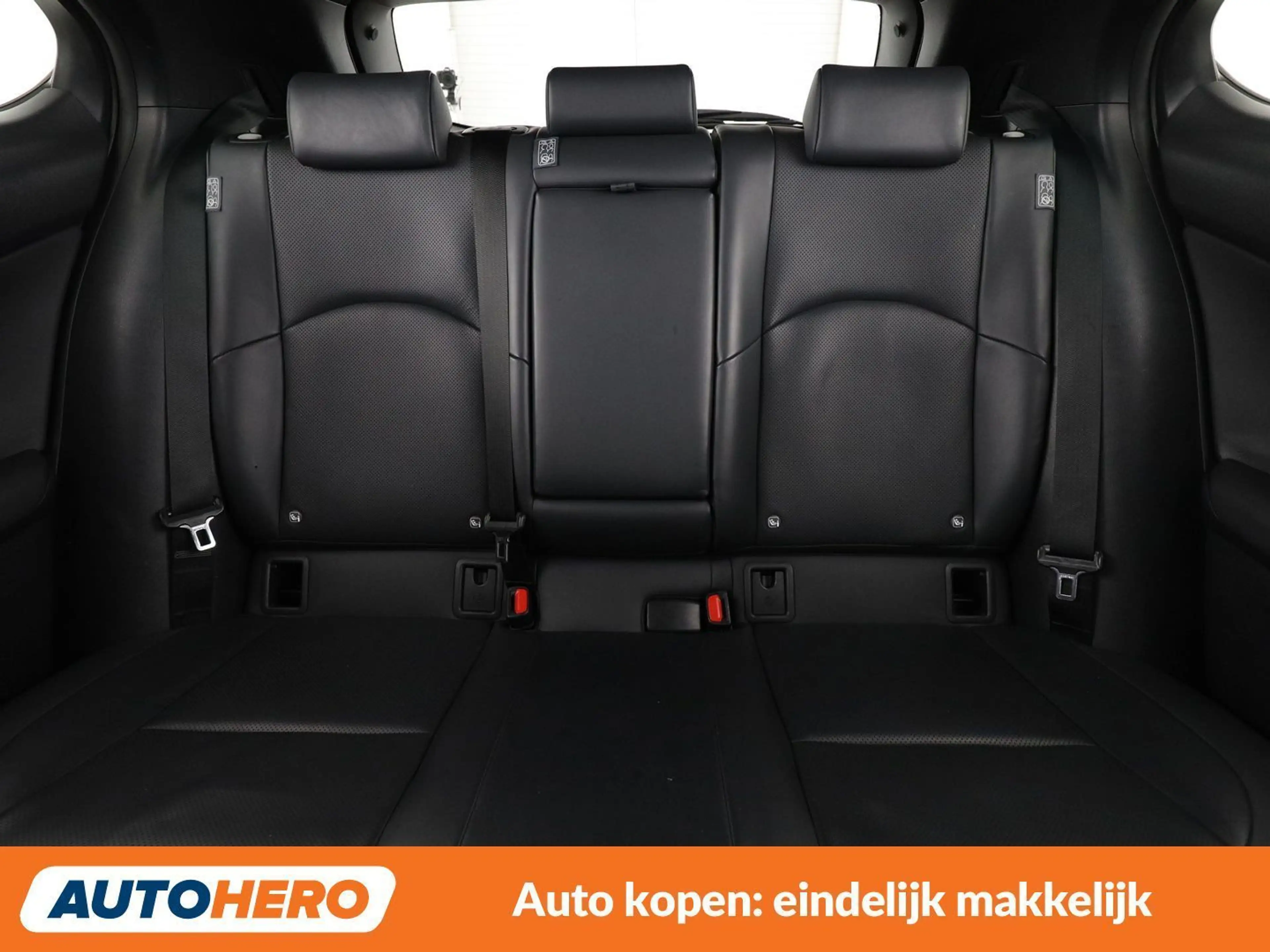 Lexus UX 250h UX 250h Luxe — photo 15