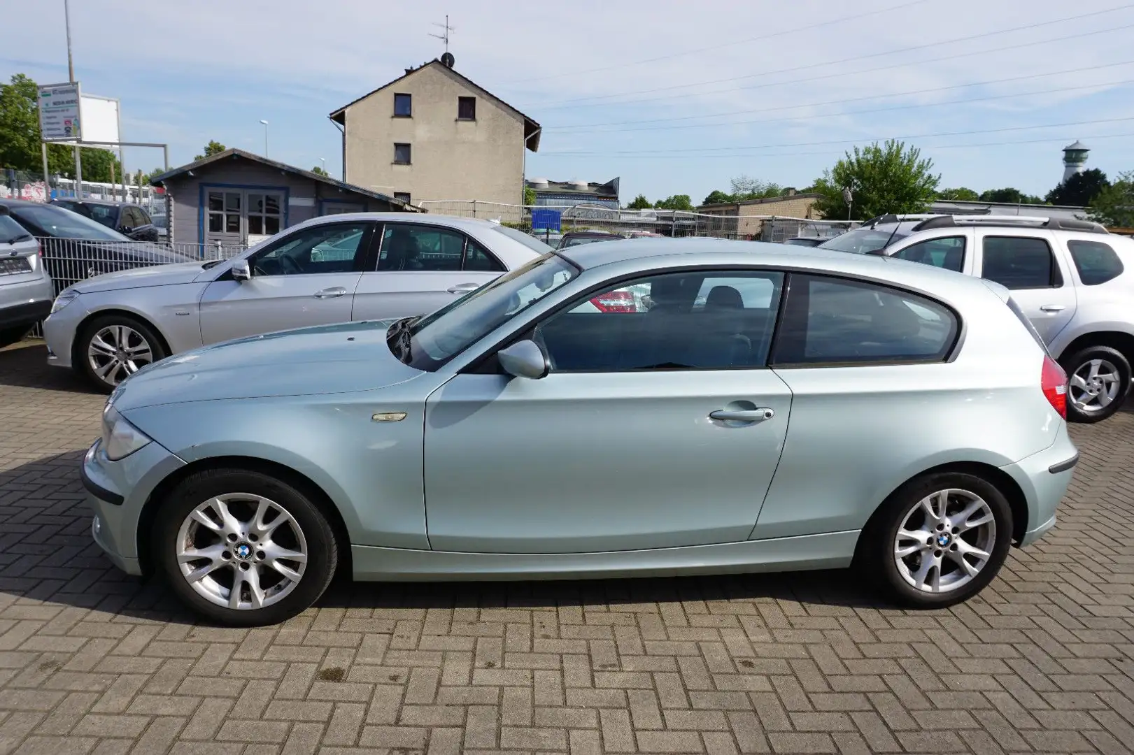 BMW 118 Baureihe 1 Lim. 118d Зелёный - 1