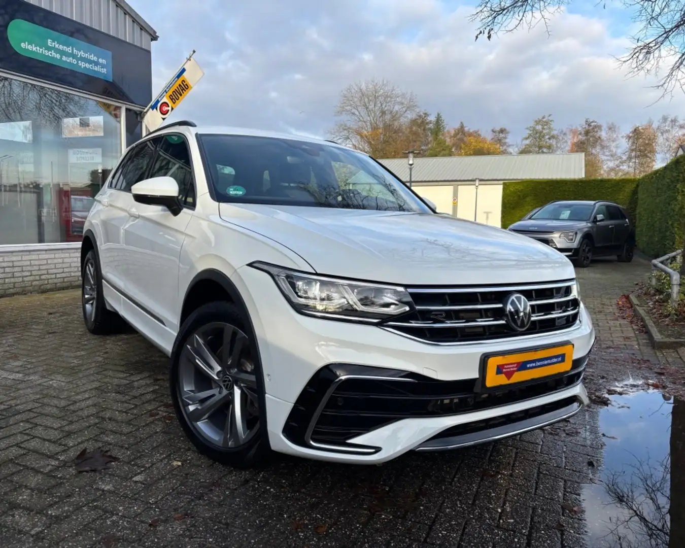 Volkswagen Tiguan 1.4 TSI eHybrid R-LINE / TREKHAAK / LED Wit - 2