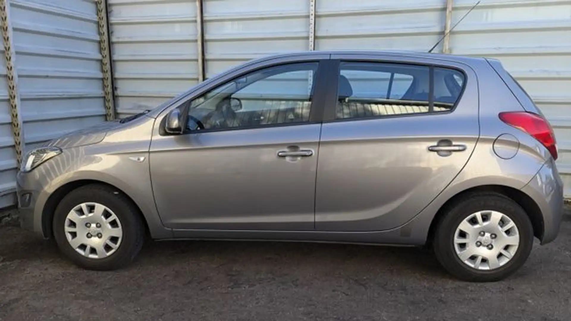 Hyundai i20 Lim.*1 Hand*74.489 Km Scheckheft*4 Türig* Grau - 2