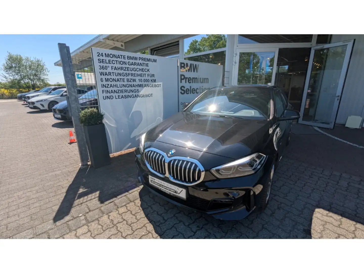 BMW 120 i DKG M Sport Comf.Pak. HiFi LCProf LenkHzg adlED Schwarz - 2