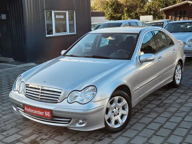 Mercedes-Benz C 240 ELEGANCE Lim Aut.*NAVI*SHZ*KLIMAAUT*TÜVNEU
