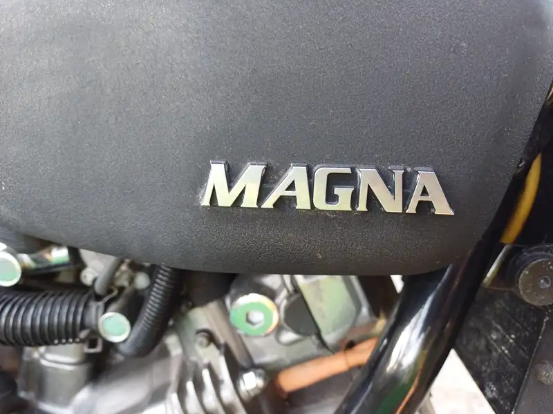 Honda VF 700 - foto 8