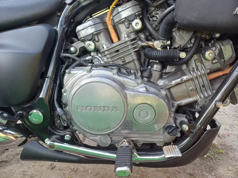 Honda VF 700 - foto 7