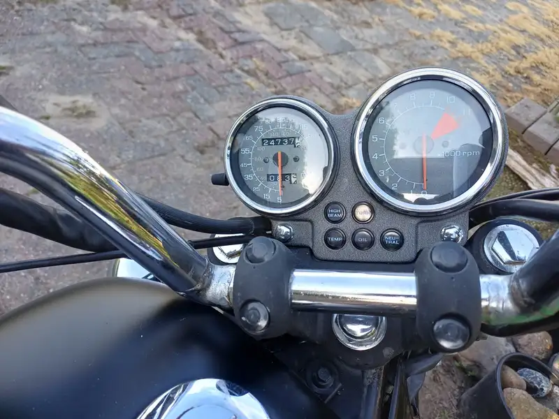 Honda VF 700 - foto 6