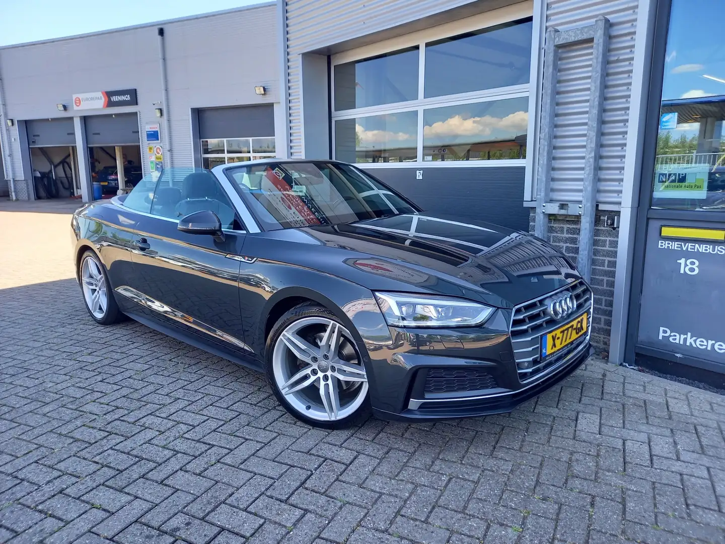 Audi A5 Cabriolet 2.0 TFSI Launch Edition S-LINE - VIRTUAL Grijs - 2