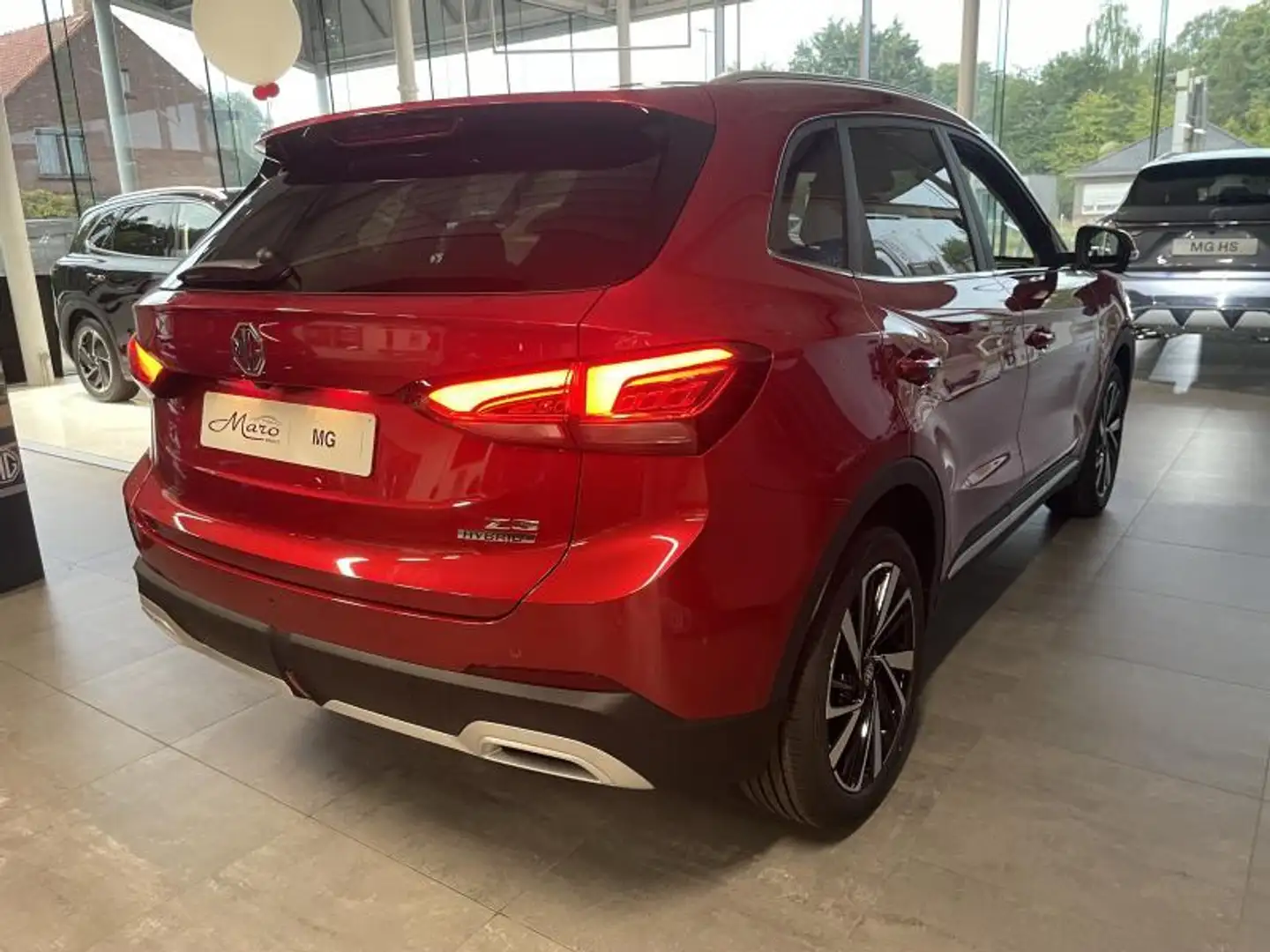 MG ZS 1.5 Hybrid+ Luxury | FULL OPTION! | STOCK! Rouge - 2
