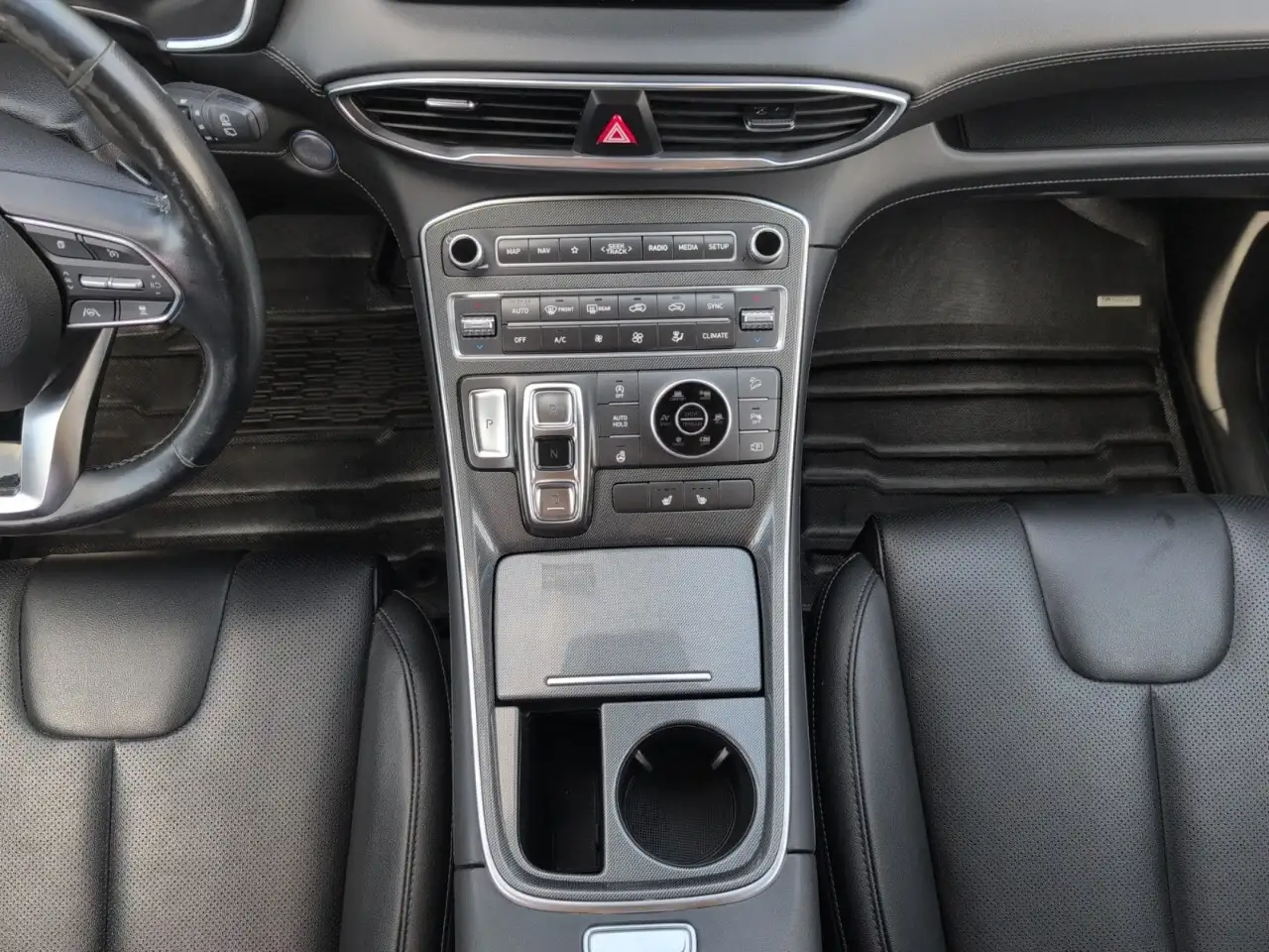 Hyundai SANTA FE снимка Hyundai SANTA FE