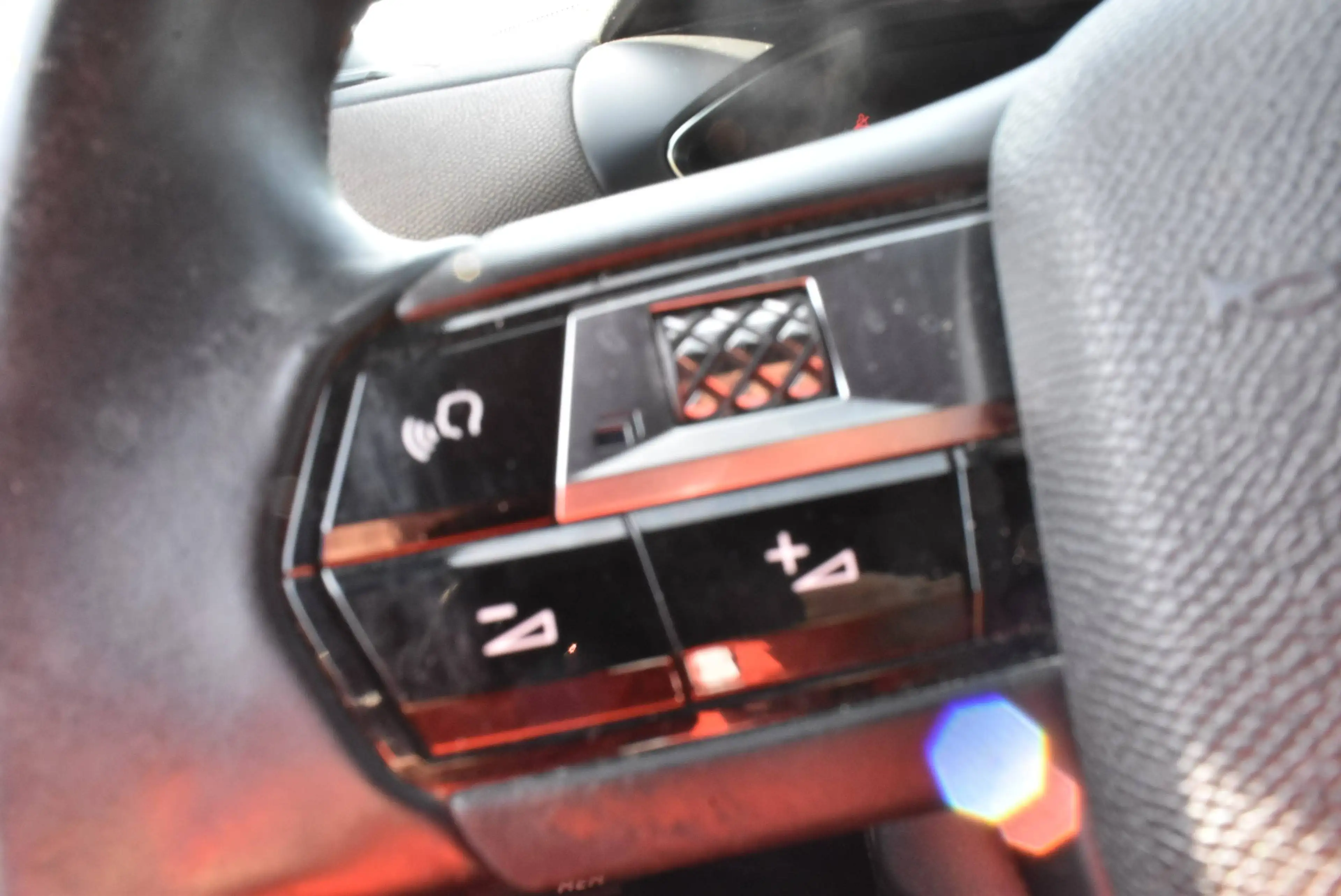 DS Automobiles DS 3 Crossback 1.2i So Chic GPS/Airco/Full Led ***12M GARANTIE*** — photo 15