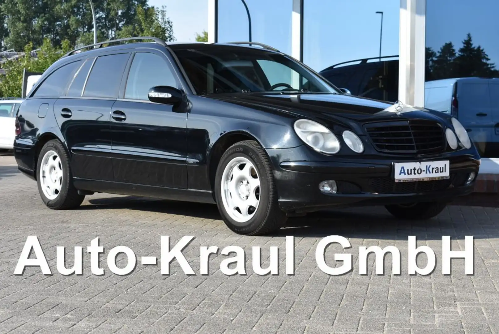 Mercedes-Benz E 200 T Kompressor Classic  Klimatronic Navi AHK Sitzhei Schwarz - 1