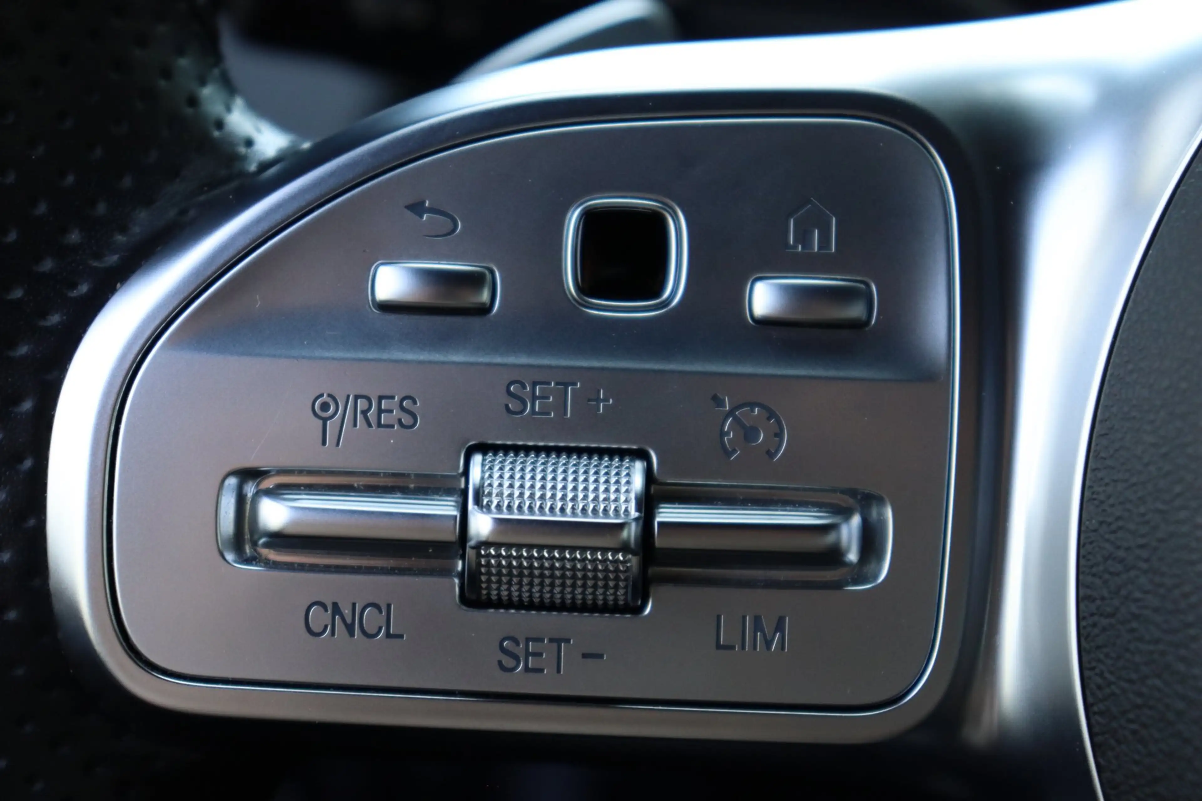 Mercedes-Benz B 250 e Premium Plus leer/alc camera — photo 29