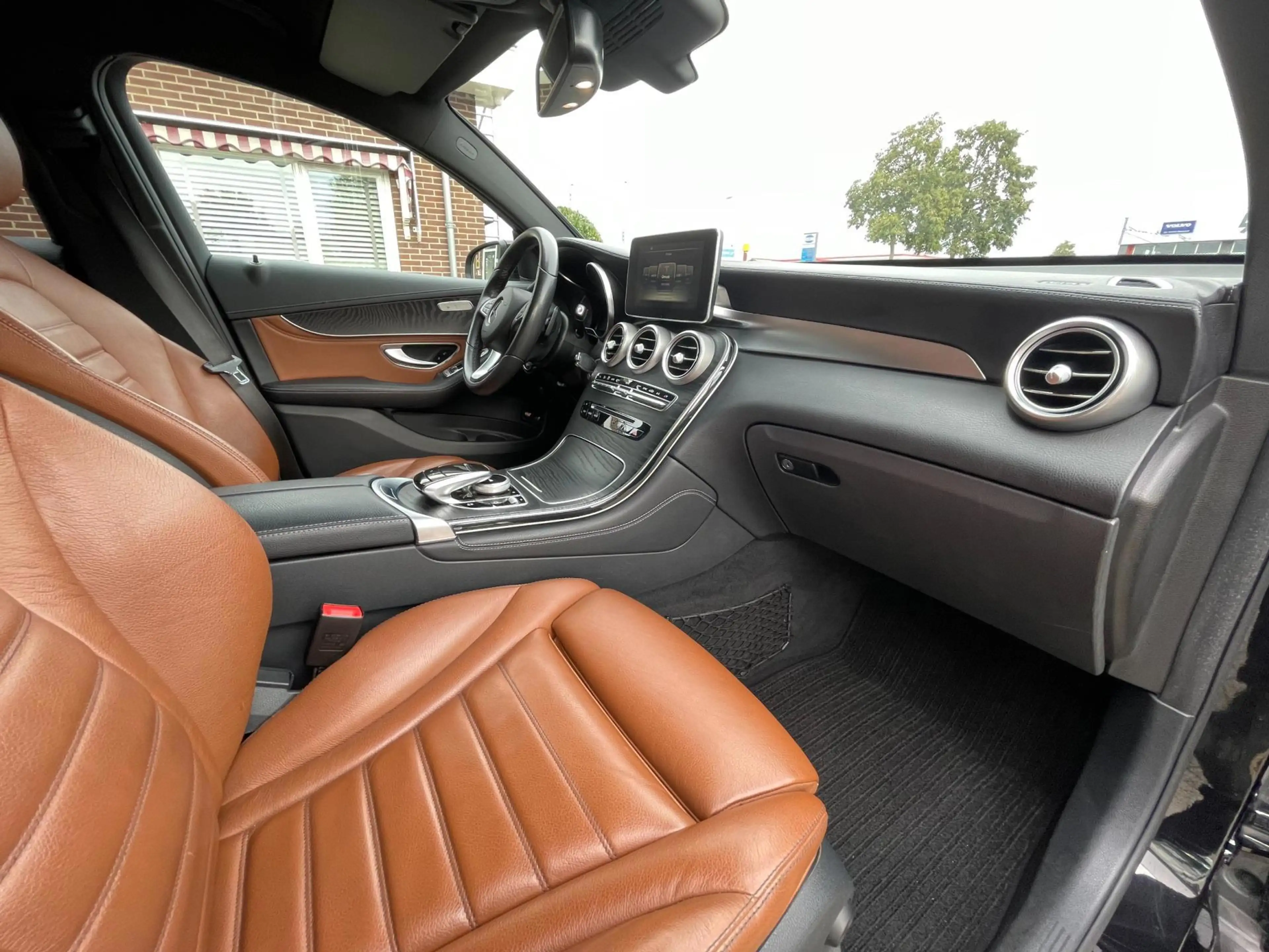 Mercedes-Benz GLC 250 Coupé 4MATIC / AMG / 360CAM / TREKHAAK / ILS — photo 39