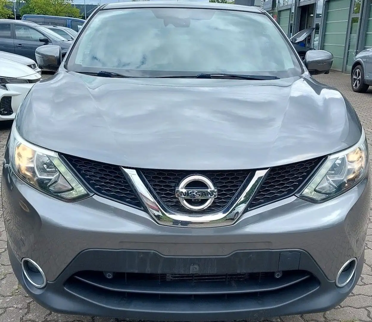 Nissan Qashqai 1,2i Aut Klima SHZ Navi LMF GJ-Reifen BC Grijs - 2