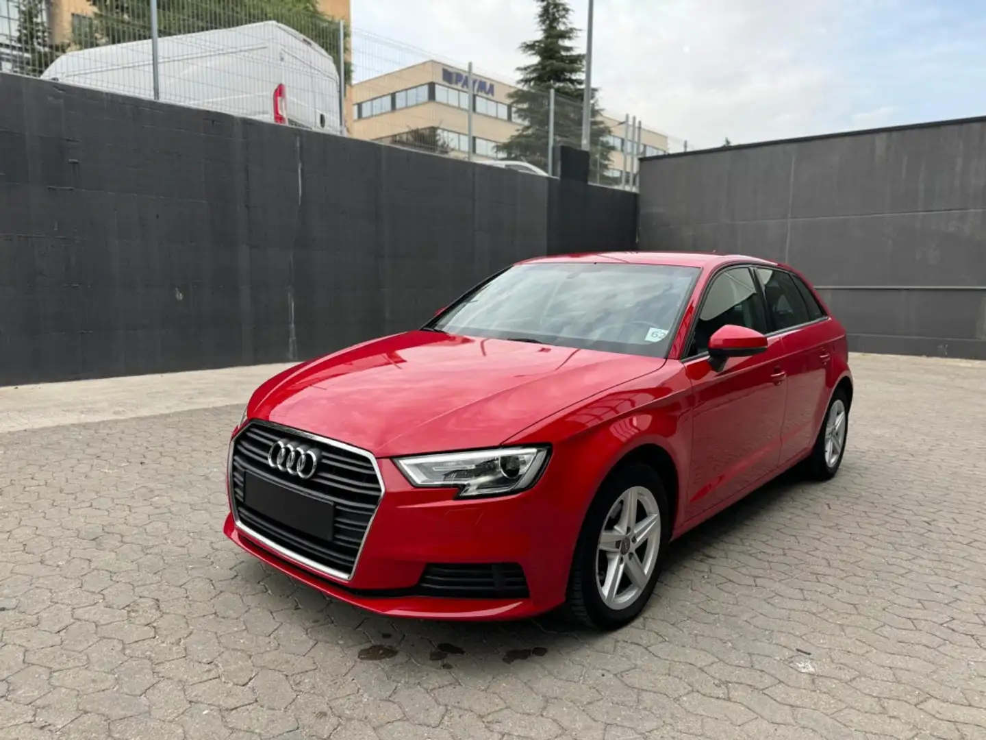 Audi A3 Sportback 1.0 TFSI S tronic 85kW Rojo - 2