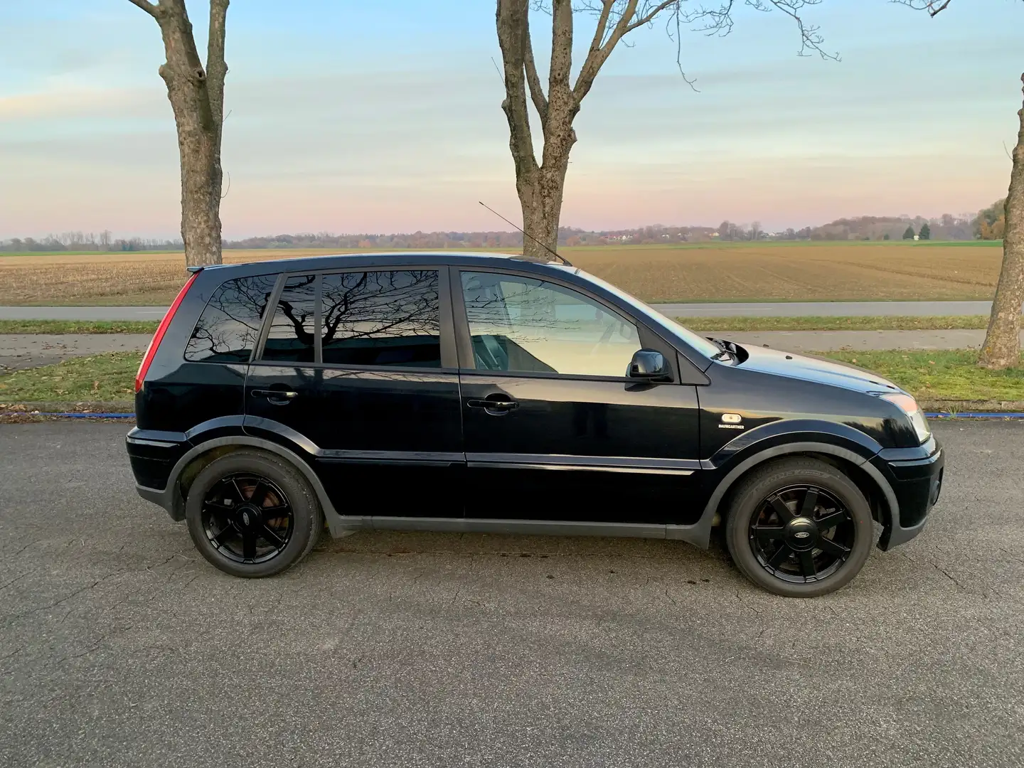 Ford Fusion 1.4 Black Magic 1Hand Schwarz - 2