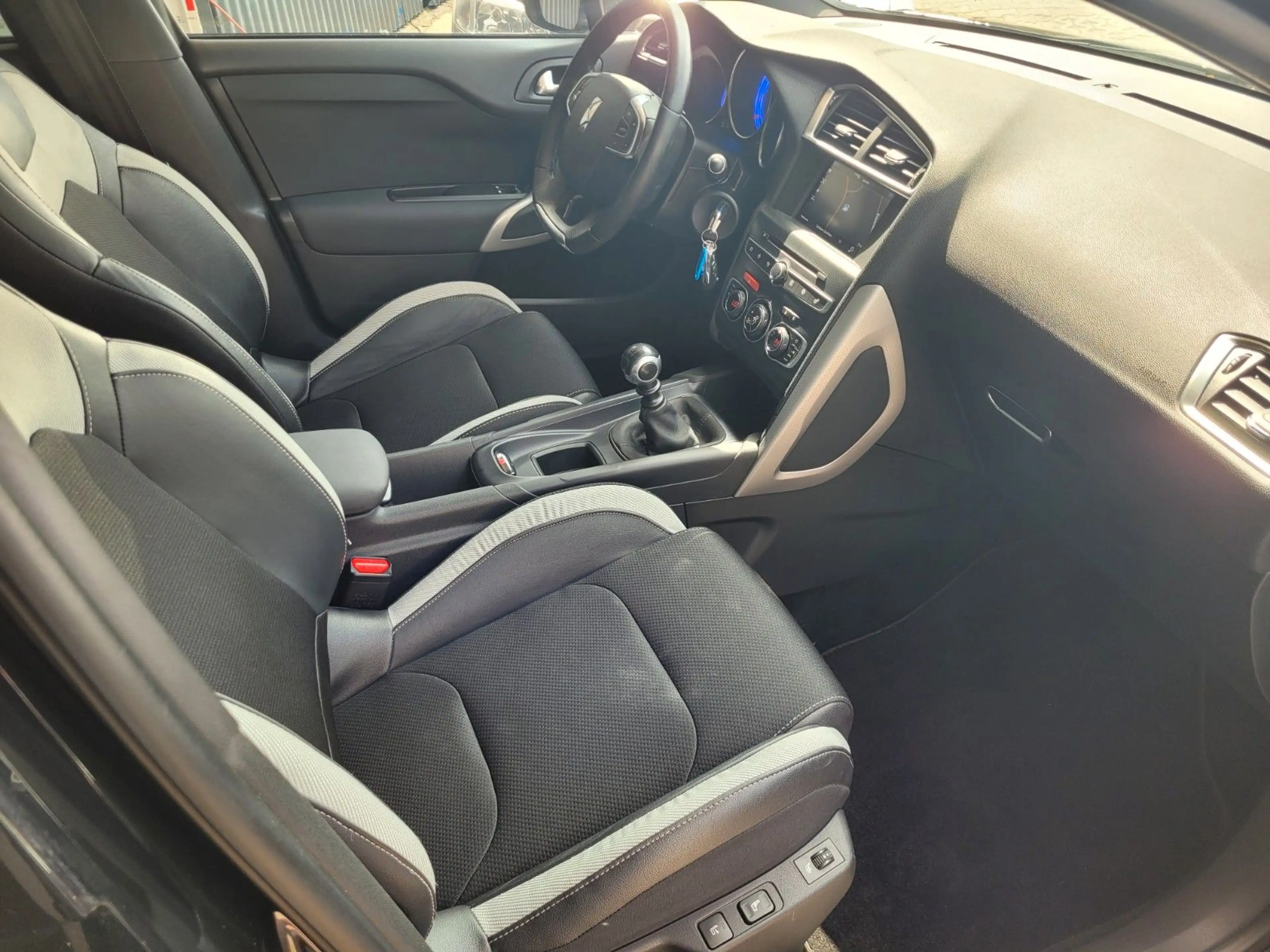 Citroen DS4 SoChic+sehr gepflegt*LED*SPORT SITZE*XENON* — photo 14