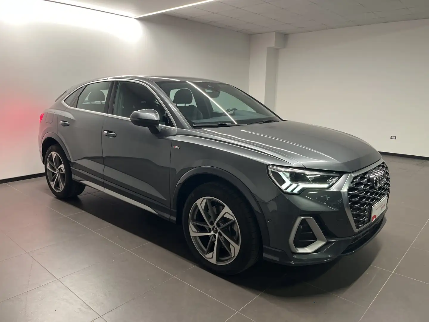 Audi Q3 Audi Sportback quattro edition 45 TFSI quattro 18 Grigio - 2