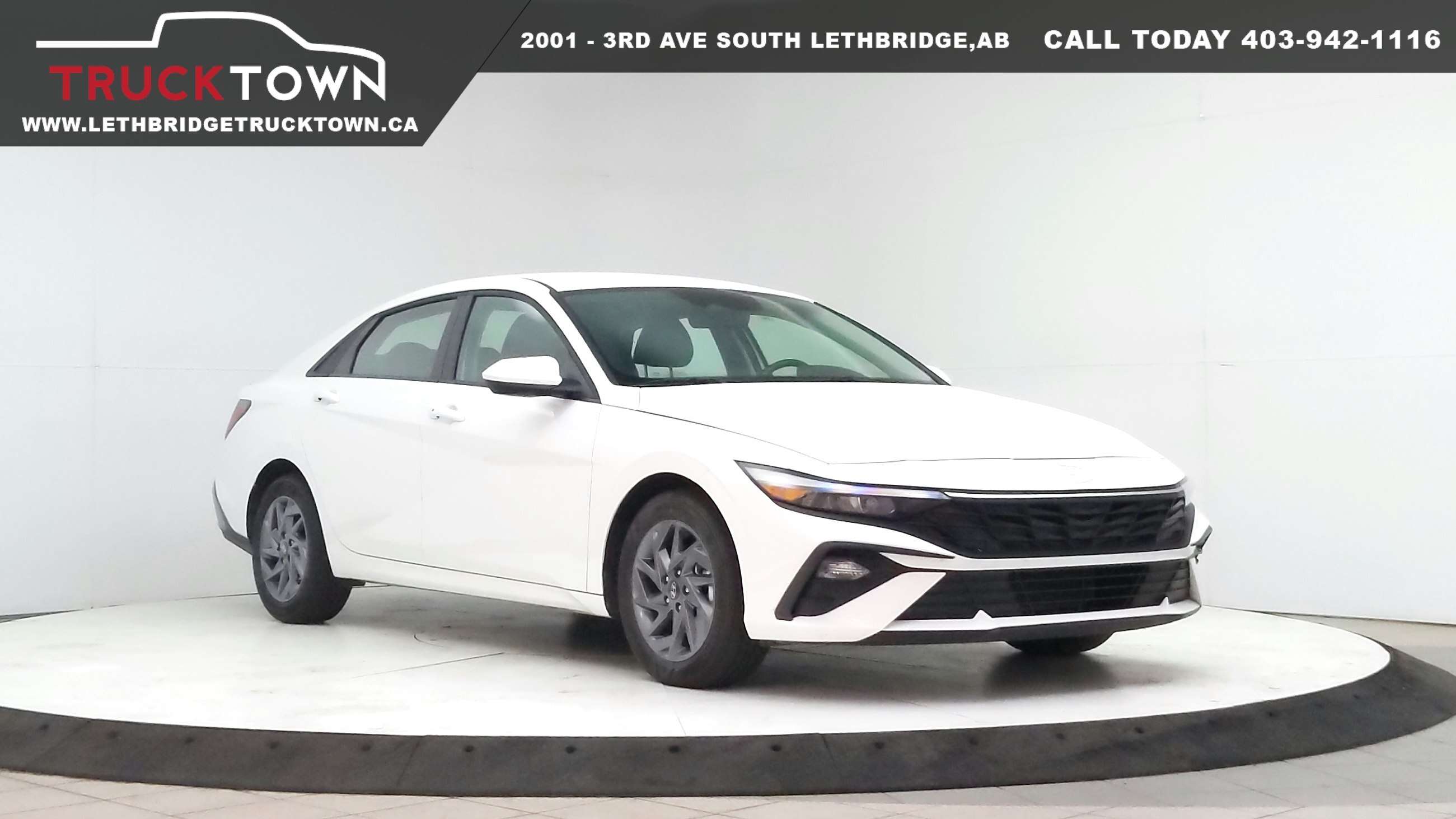 2025 Hyundai Elantra Preferred FWD