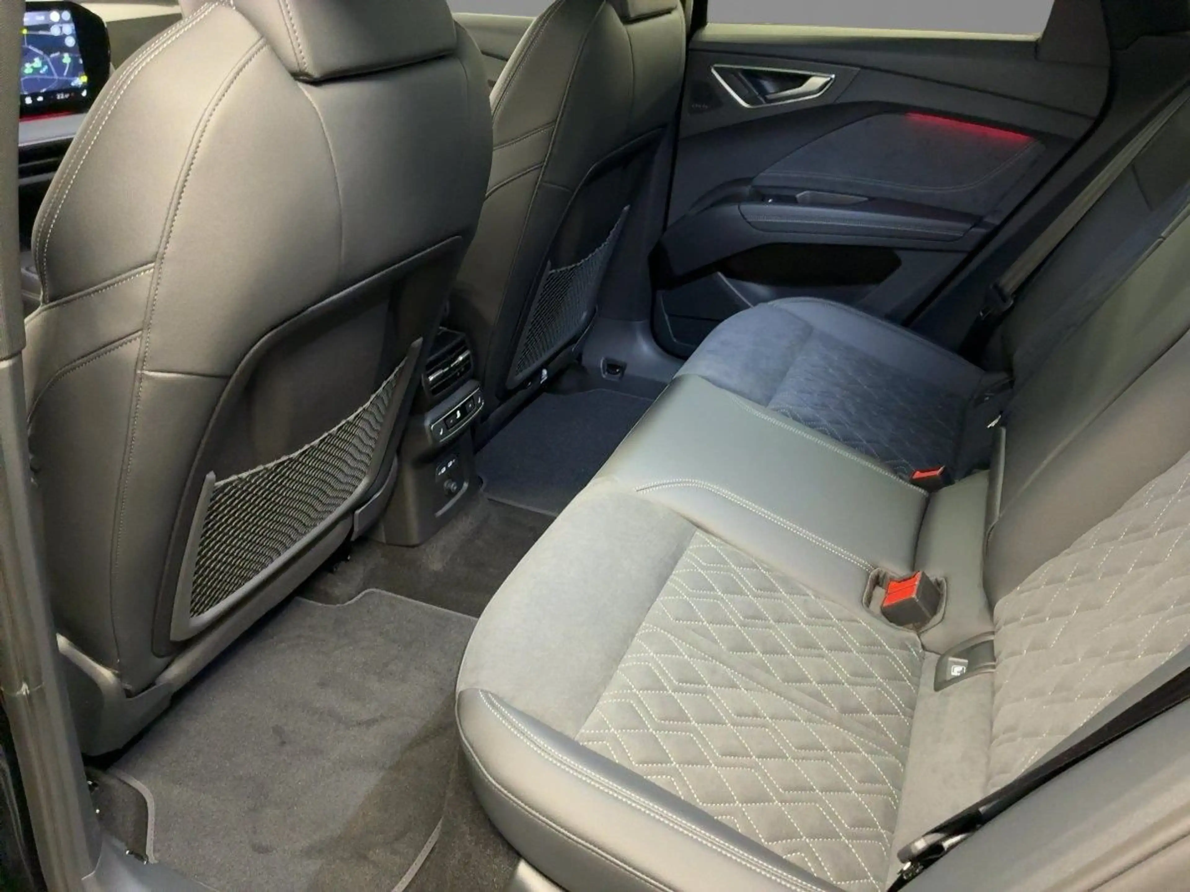 Audi Q4 e-tron quattro performance 250 kW — photo 7