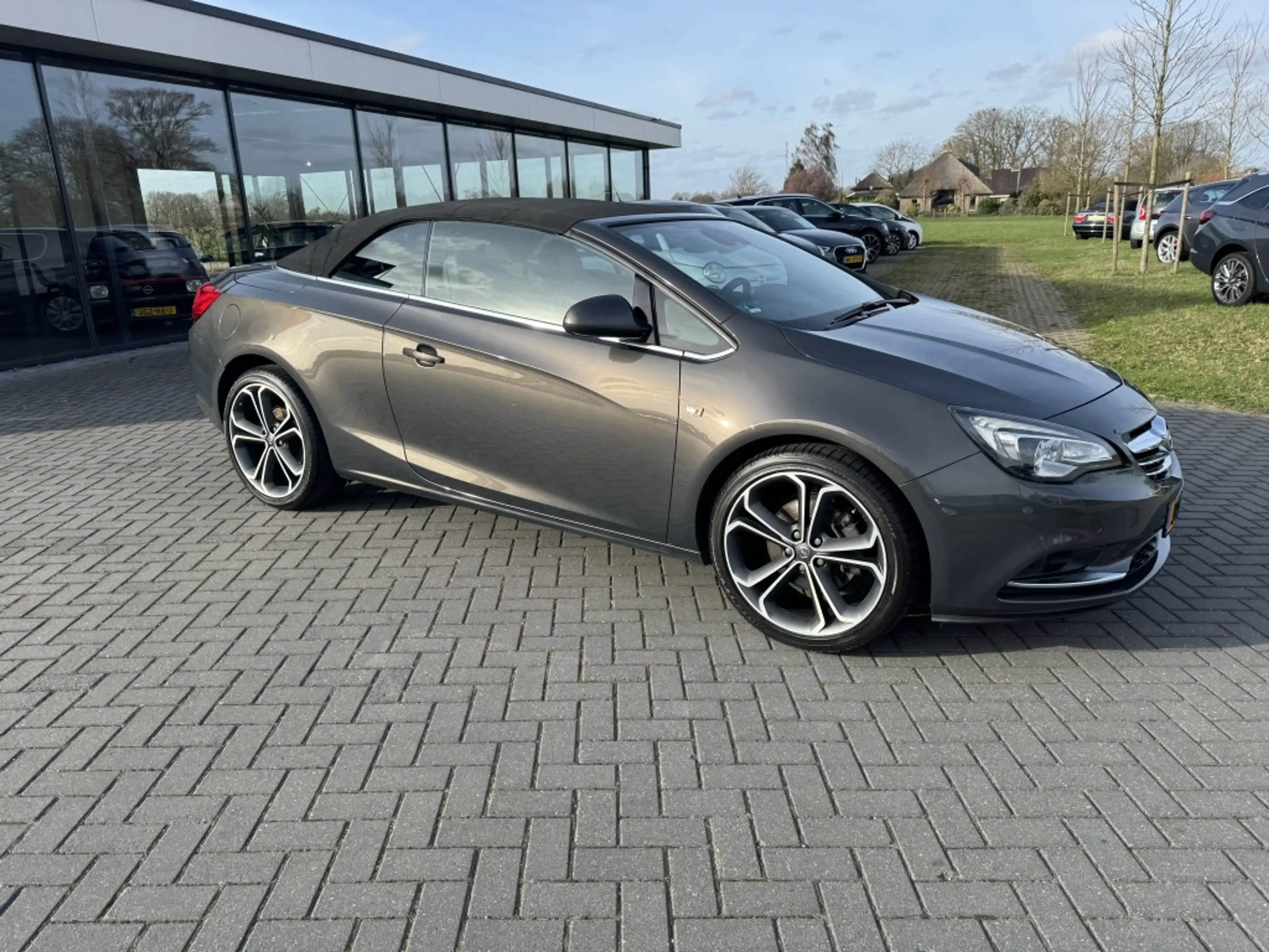 Opel Cascada 1.6 Turbo Cosmo MET NIEUWE MOTOR!!! — photo 13