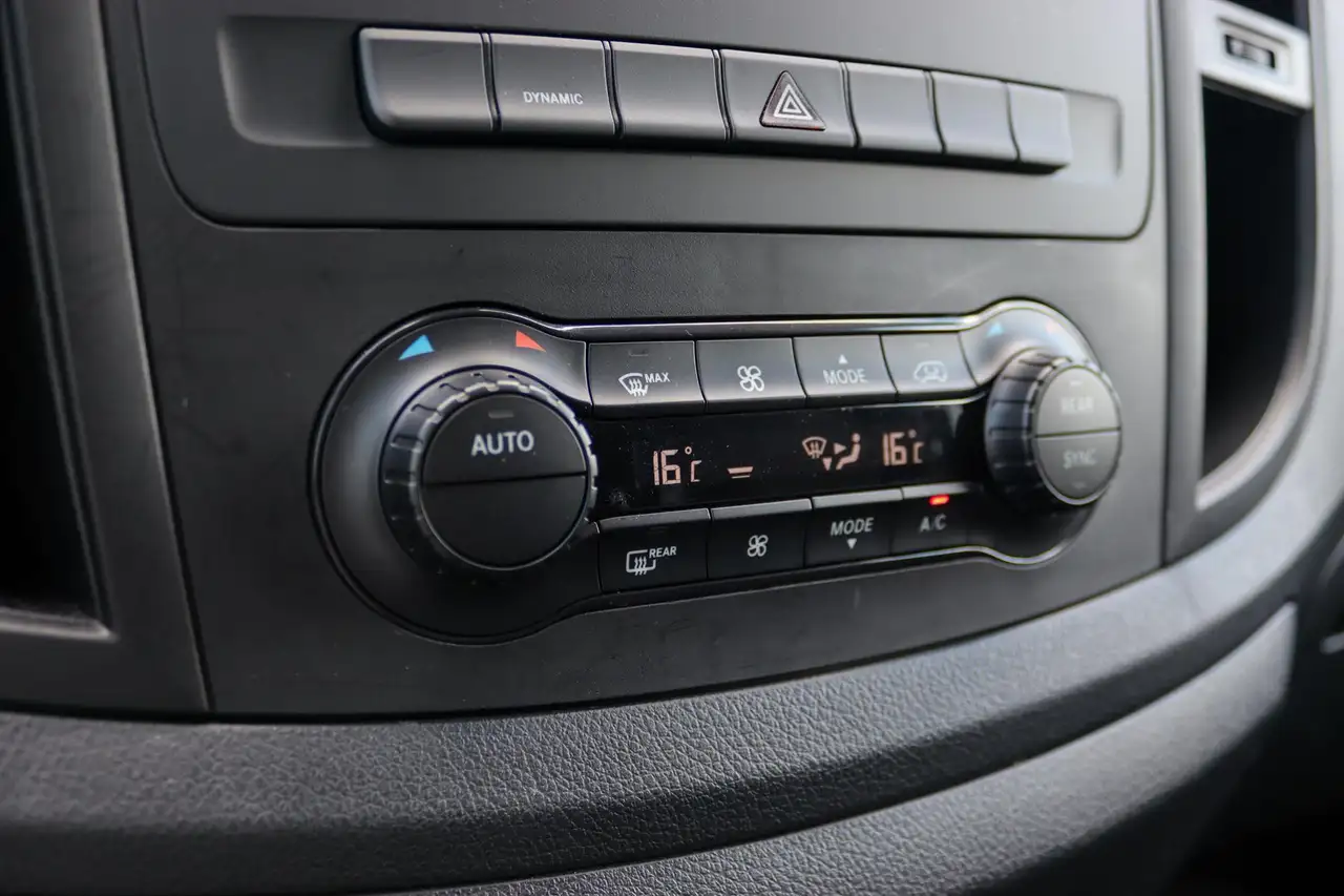 Mercedes-Benz Vito eVito Tourer PRO L2 90 kWh 9-Persoons, DAB, Cruise, миниатюра 18