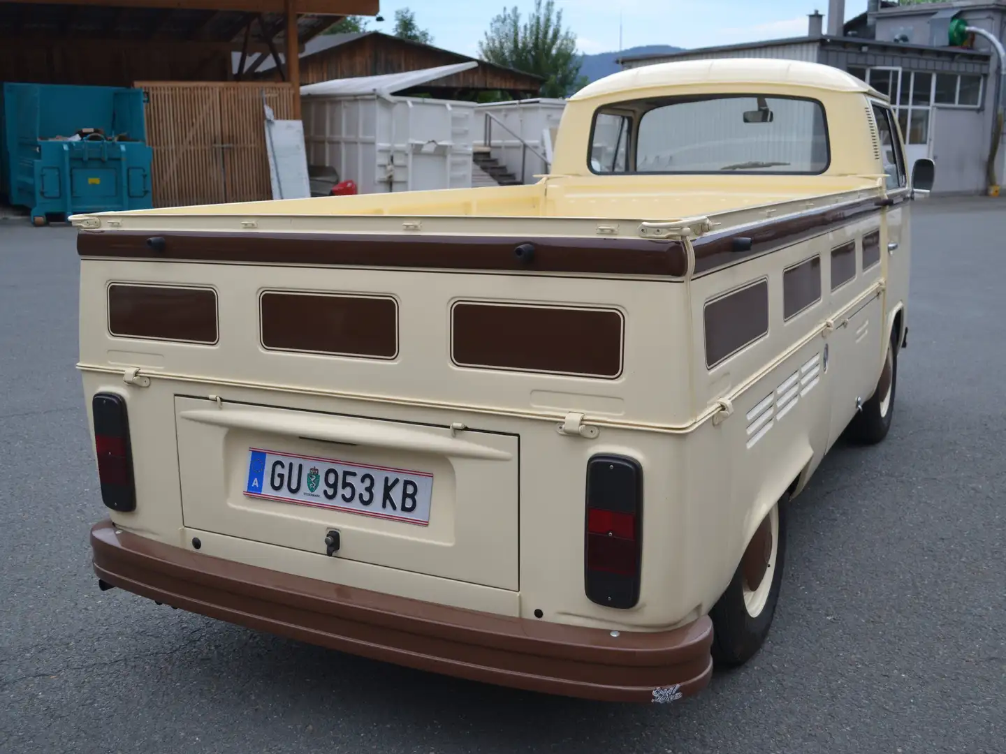 Volkswagen T2 Type 26 Pritsche Beige - 2