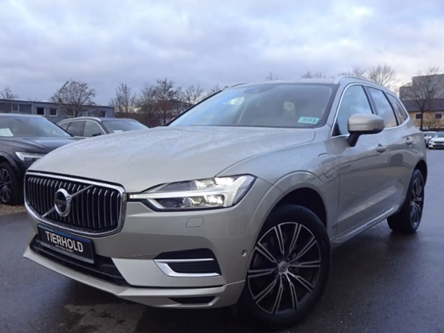 Volvo XC60 T8 Inscription Plug-In AWD ACC 360° PANO Beige - 1