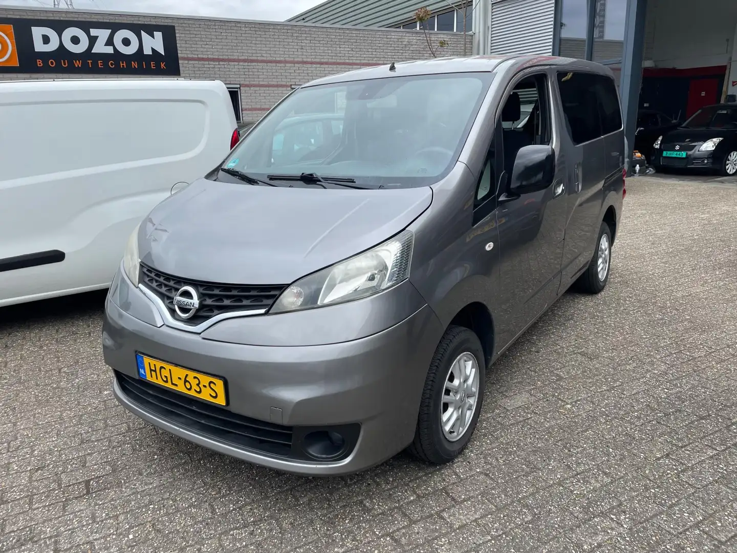 Nissan Evalia 1.6 Acenta 5p airco camera Gri - 1