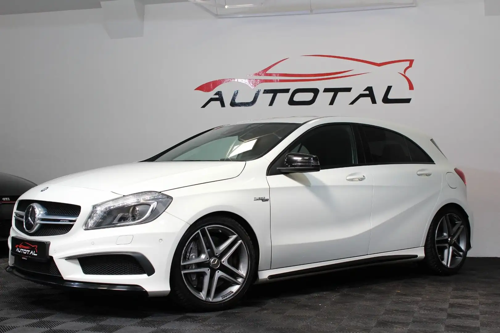 Mercedes-Benz A 45 AMG 4Matic*ILS*Xenon*Navi*Night Paket Weiß - 2