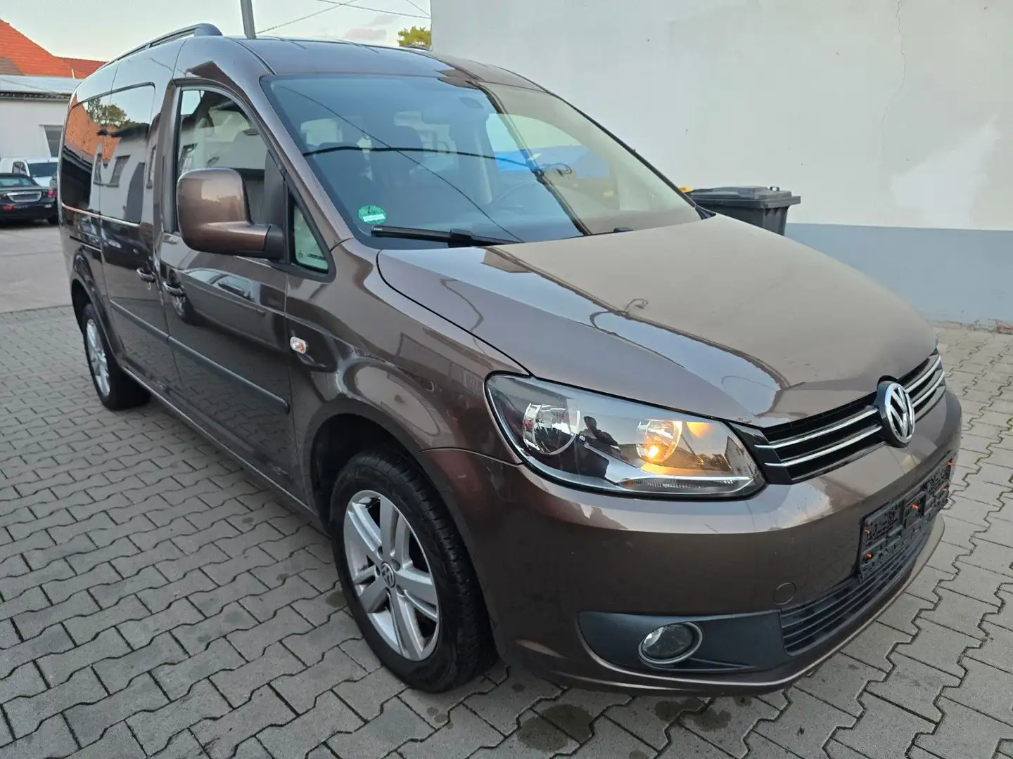 Volkswagen Caddy Maxi 7-Sitzer Klima Braun - 1