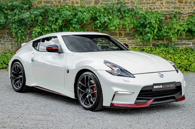 Nissan 370Z 370Z Nismo V2 - Pearl White / Full service history