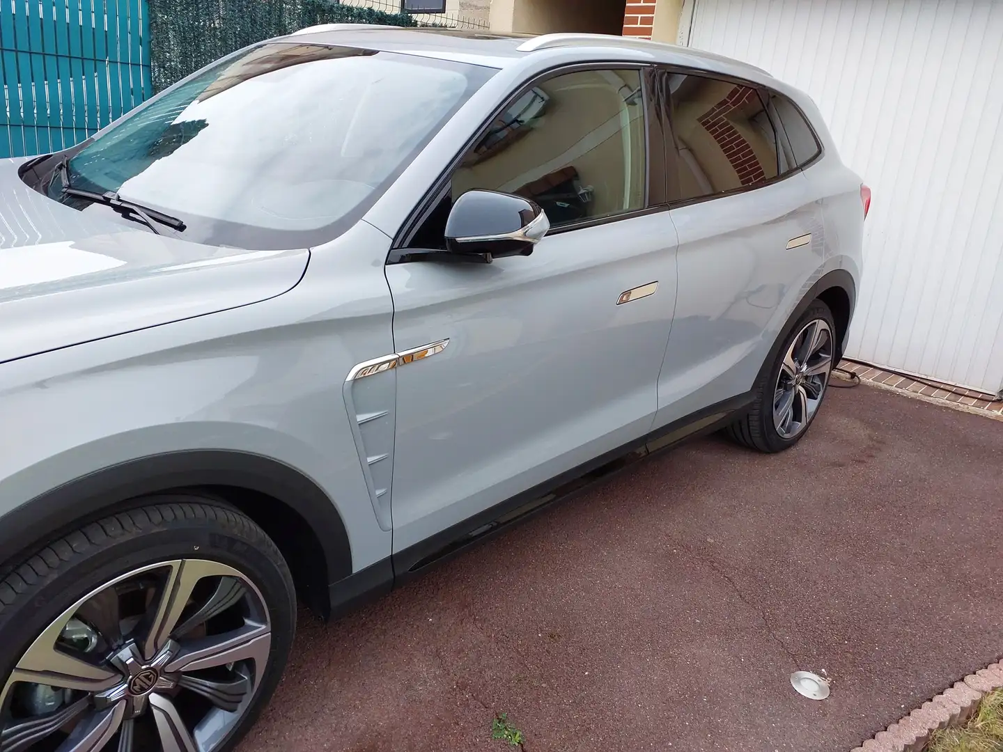 MG Marvel R Luxury Plateado - 1