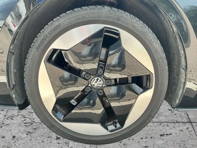 Volkswagen Id.3 view 8
