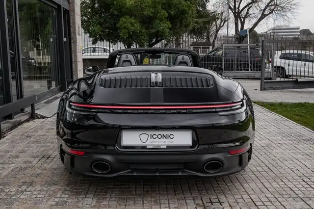 Porsche 992 view 7