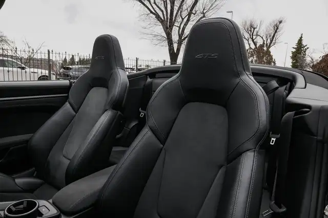 Porsche 992 view 10