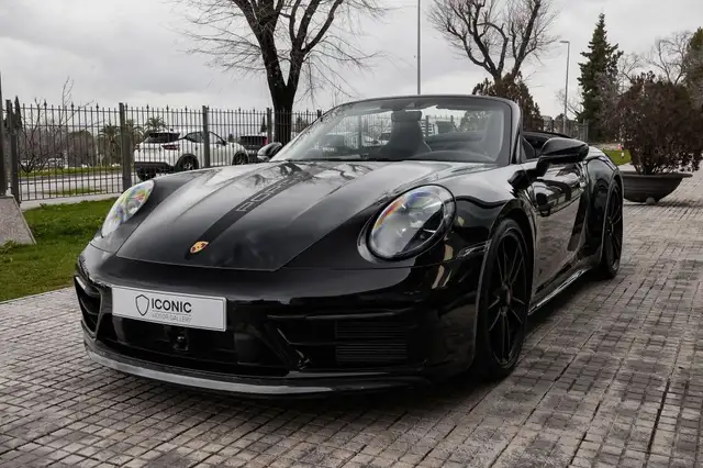 Porsche 992 view 2