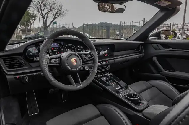 Porsche 992 view 9