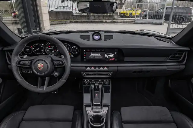 Porsche 992 view 13