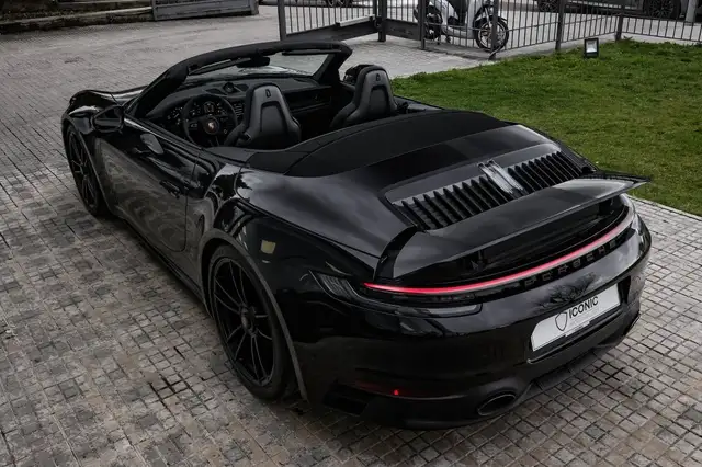 Porsche 992 view 8
