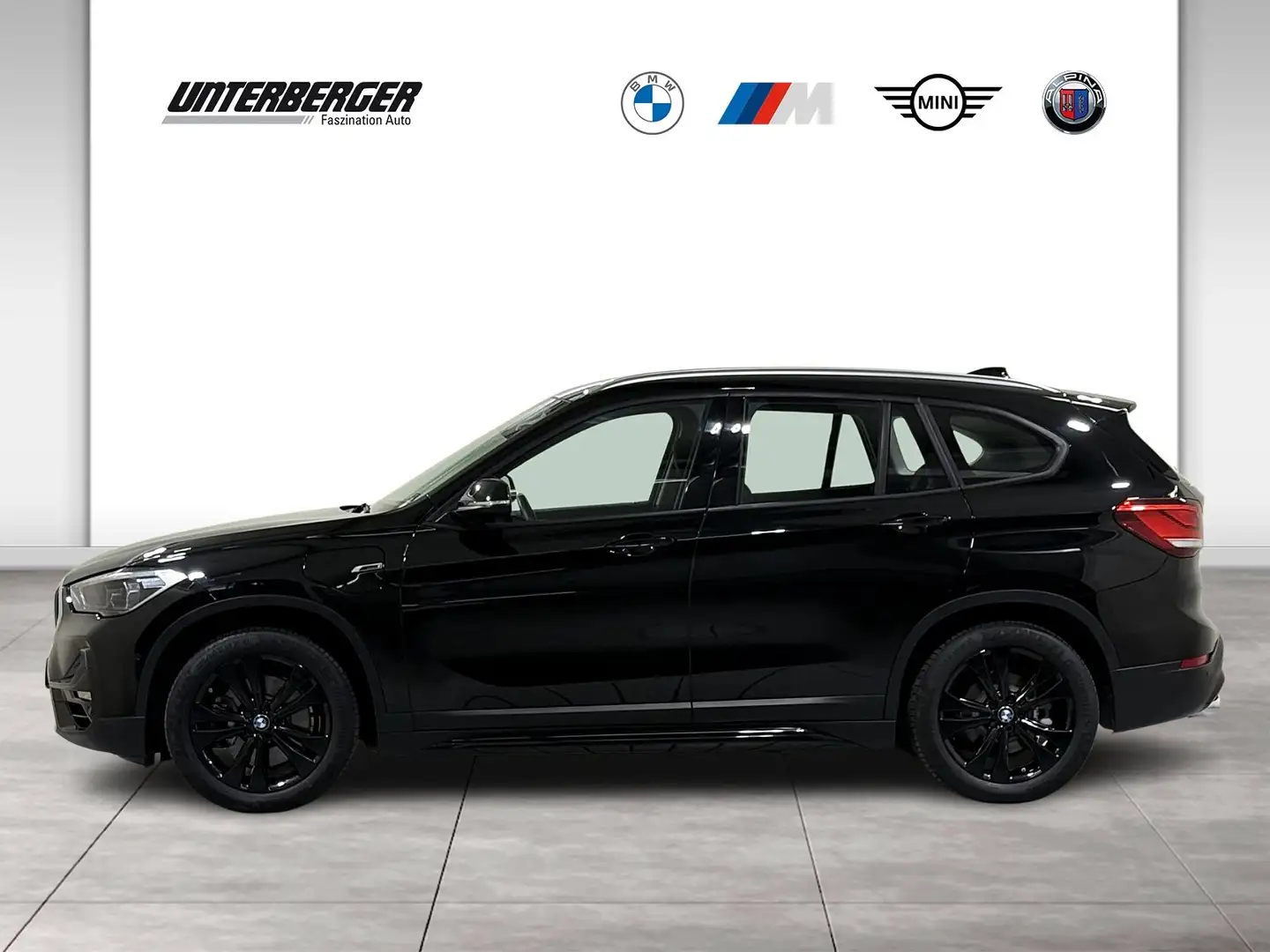 BMW X1 xDrive25e Sport Line AHK Navi PA RFK LED DAB Noir - 2