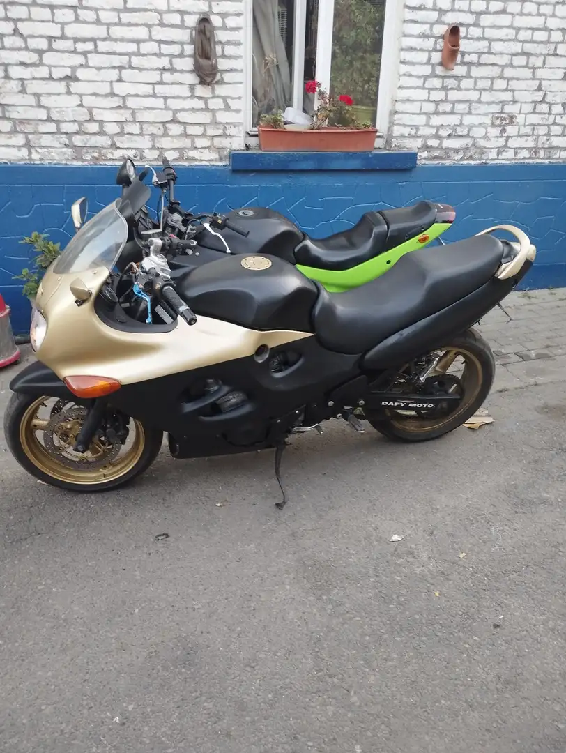 Suzuki GSX 750 Noir - 1